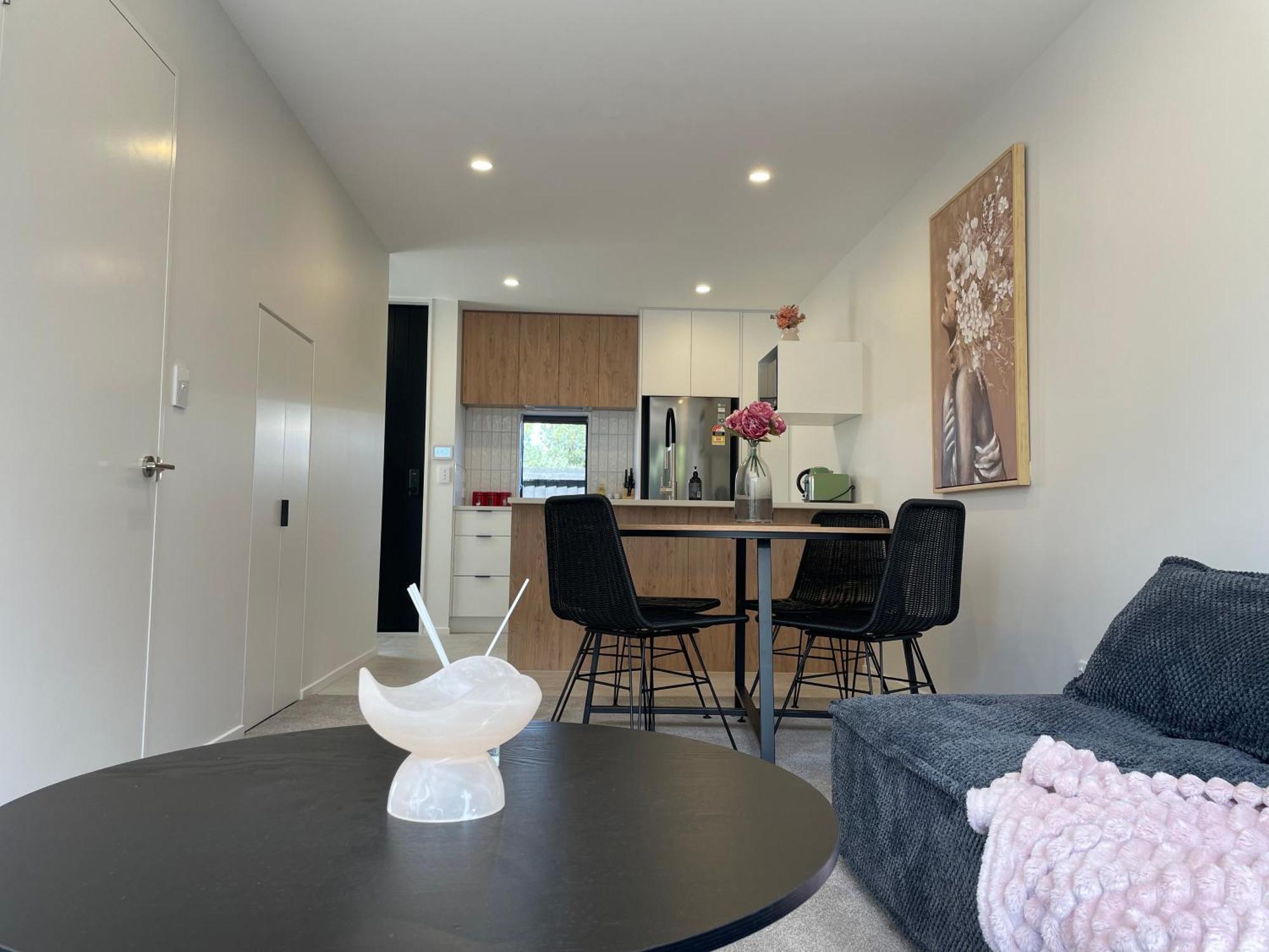 Luxury 2 Bedroom Townhouse Opposite Merivale Mall Christchurch Exterior photo